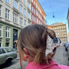 Pug Claw Hair Clip