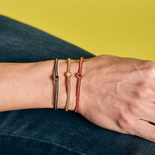 Dainty Daisy Woven Bracelet