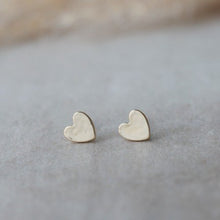 Amado Studs
