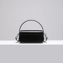 Aura Swing Bag