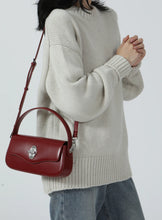 Aura Swing Bag