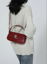 Aura Swing Bag