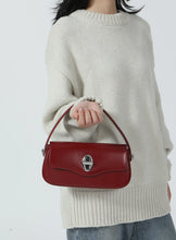 Aura Swing Bag