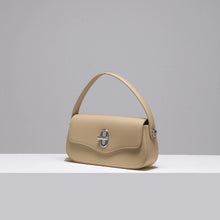 Aura Swing Bag