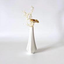 KANJI Floral Vase
