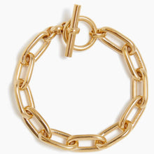 Gold chain bracelet with a toggle clasp 