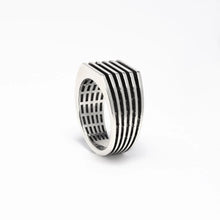 Metropolis Ring