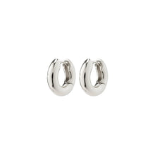 Aica Chunky Huggie Hoop Earrings