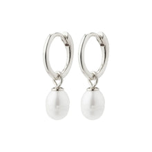 Berthe Pearl Hoop Earrings