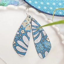 Small cork wing with blue and white floral design