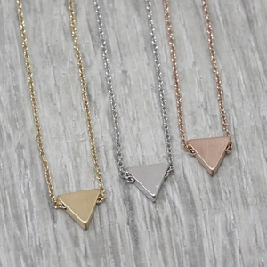 jj+rr Brushed Triangle Necklace 4N401