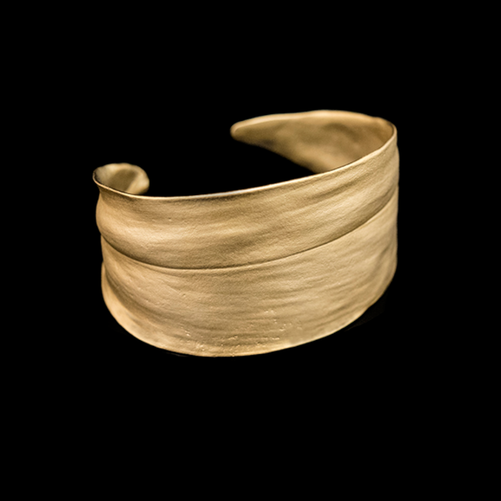 Silver Seasons Cordyline Cuff 7286BZ