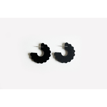 dconstruct Small Scallop Hoops Ink I-ESCSH