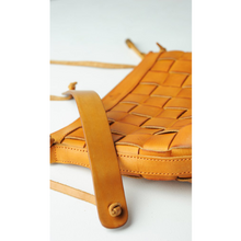 Uppdoo Fawn Venture Crossbody