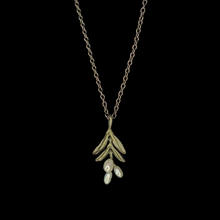 Silver Seasons Garden Vine Dainty Pendant 9413BZWP