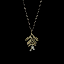 Silver Seasons Garden Vine Pendant 9412BZWP