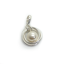 Lisa Ridout Jackie O Pendant Cream