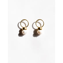 Michelle Ross Leo Pearl Earrings SE18