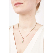 Silver Seasons Pea Pod Petite Three Pearl Pendant 8096BZWP