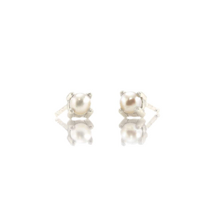 Kris Nations Pearl Prong Set Studs Silver E669-S-PRL