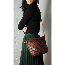 Uppdoo Venture Crossbody Chestnut