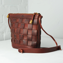 Uppdoo Venture Crossbody Chestnut